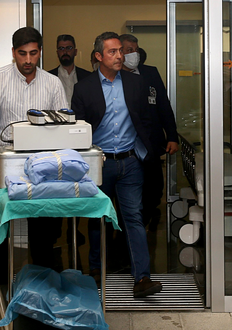 Acun Ilıcalı'ya ticari araç çarptı, ameliyat olacak