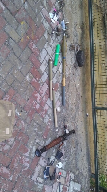 Hainler adliyeye bavul dolusu cephaneyle saldırdı