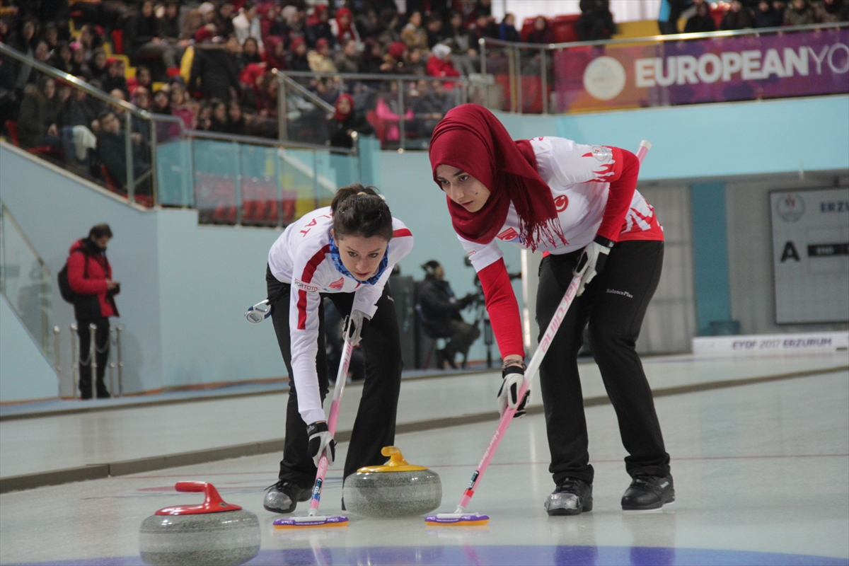 Curlingde Rusları yenen Milli Takım yarı finale çıktı