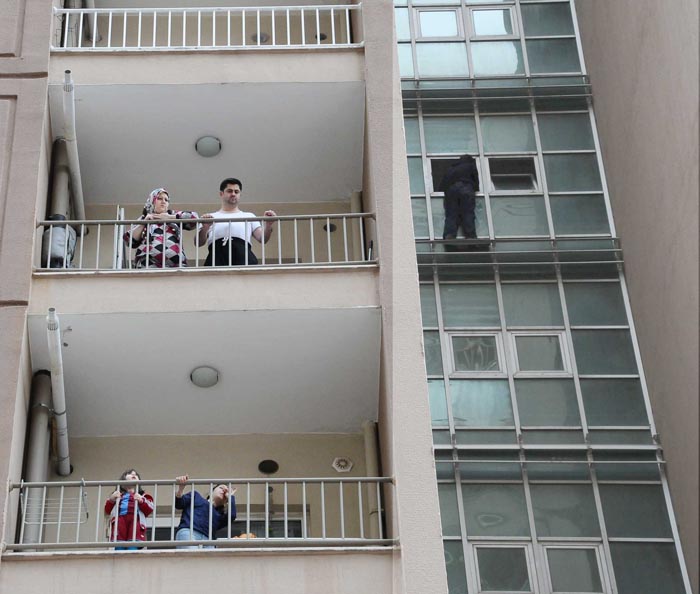 Polisin bu sözlerini duyunca intihardan vazgeçti!