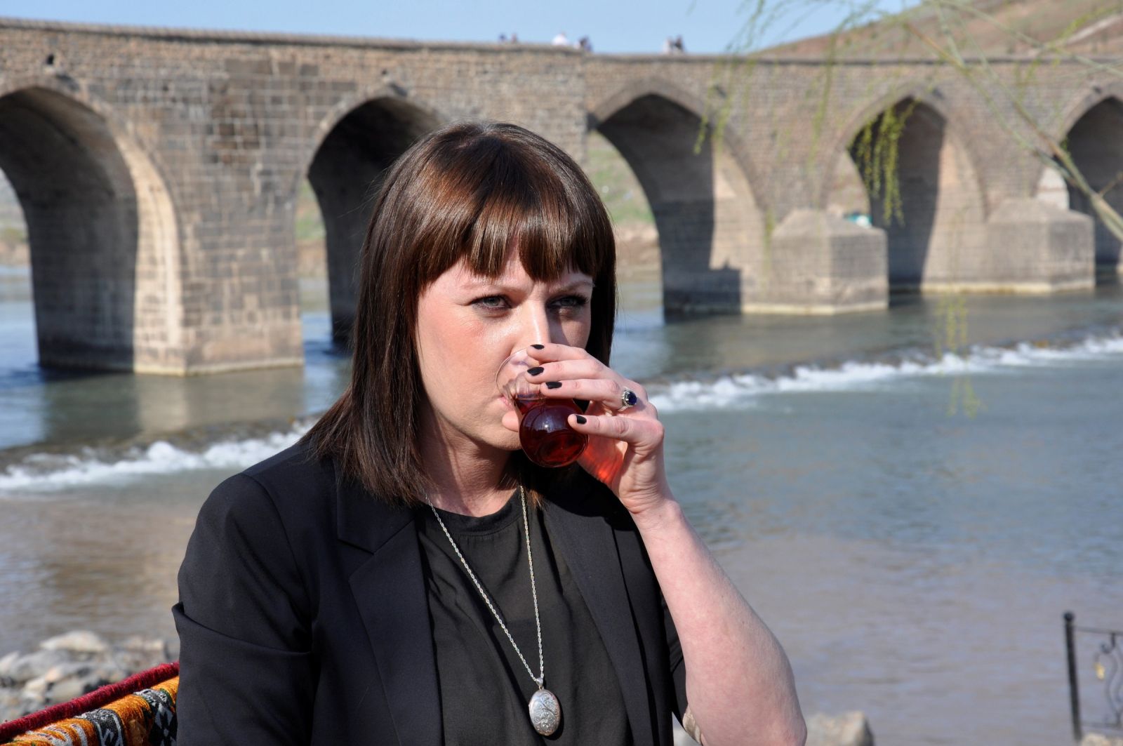 Dünyayı gezdi, Diyarbakır'a yerleşti