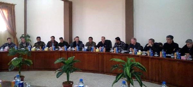 Trump'ın DEAŞ özel temsilcisi, YPG'lilerle görüştü