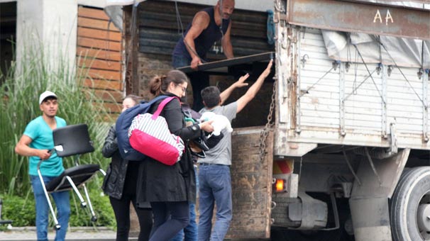 Boğaz'da bir yıkım daha! Çalışanlar neye uğradığını şaşırdı