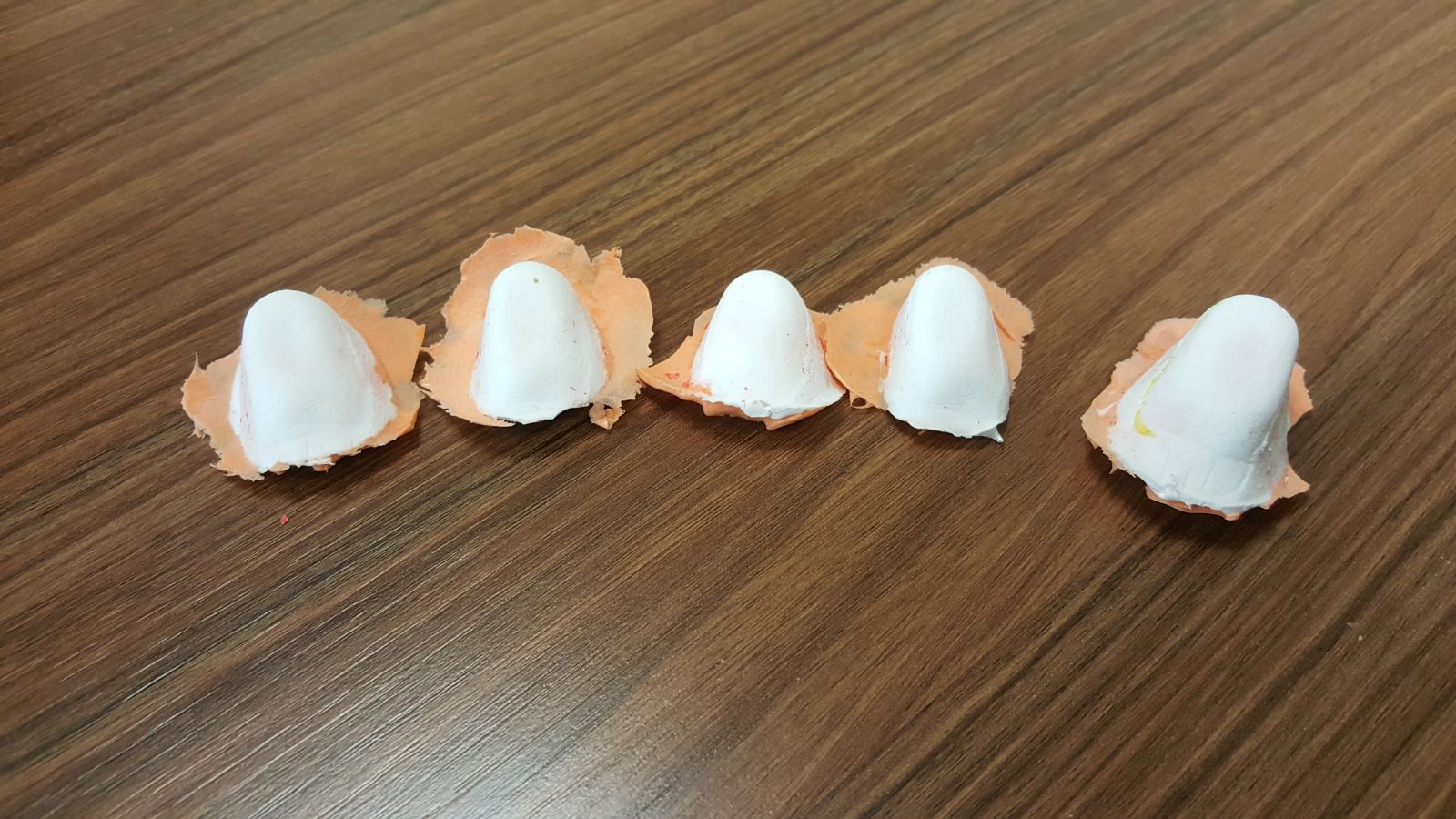 Teröristlerin evinden çıktı, ölülere ait!