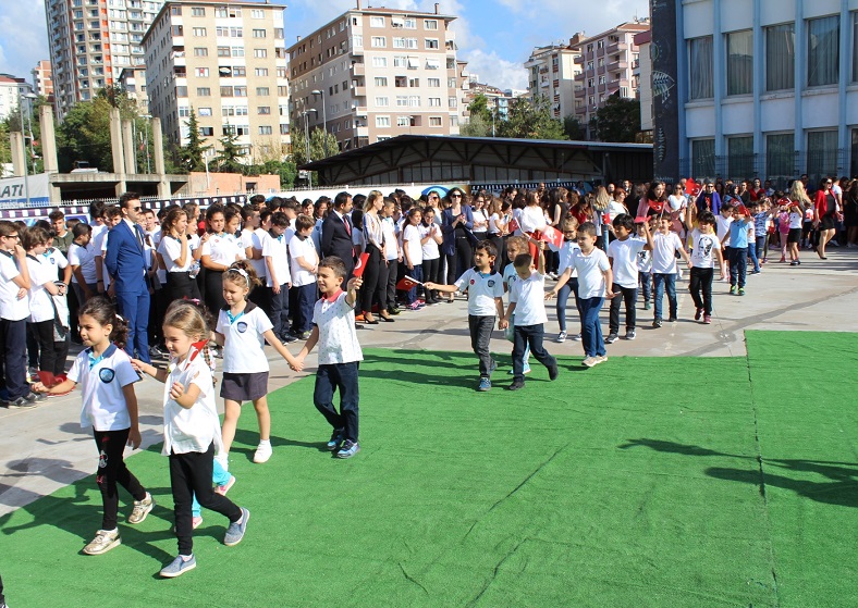 Ahmet Şimşek’te 33. yıla merhaba!