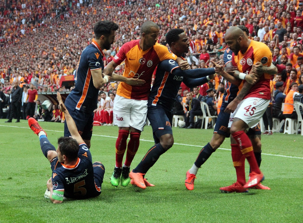 Başakşehir attı ortalık karıştı