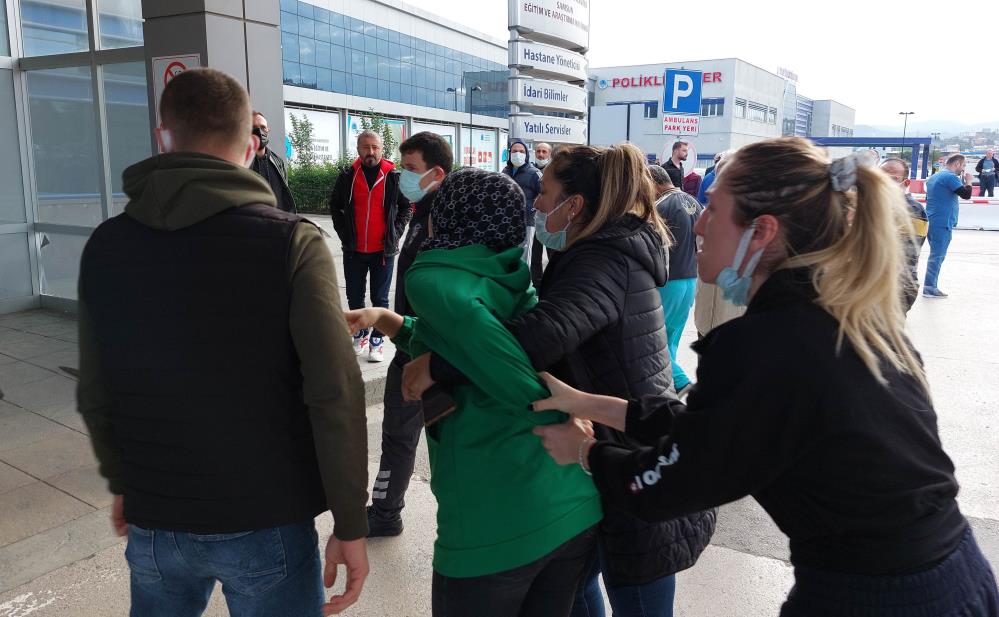 Eve balkondan girmek isteyen çocuk 2 kattan düştü