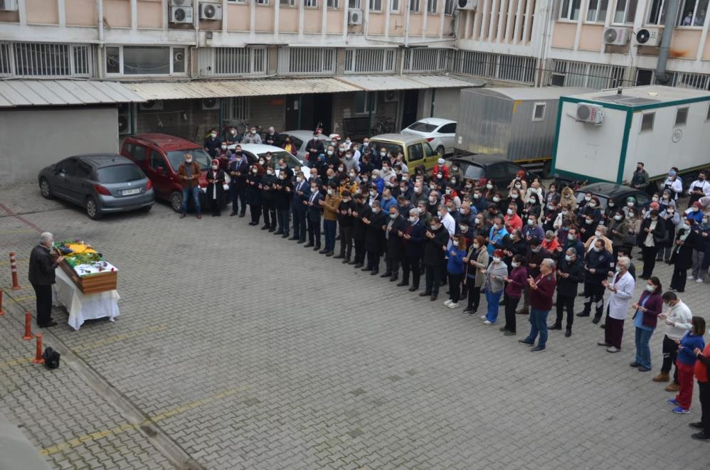 Tıp teknisyeni Yeliz koronavirüse yeni düştü