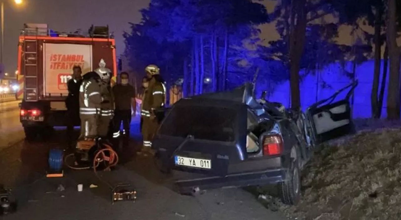 TEM’de feci kaza: TIR’a çarpan otomobildeki şoför yaralandı, yolcu öldü