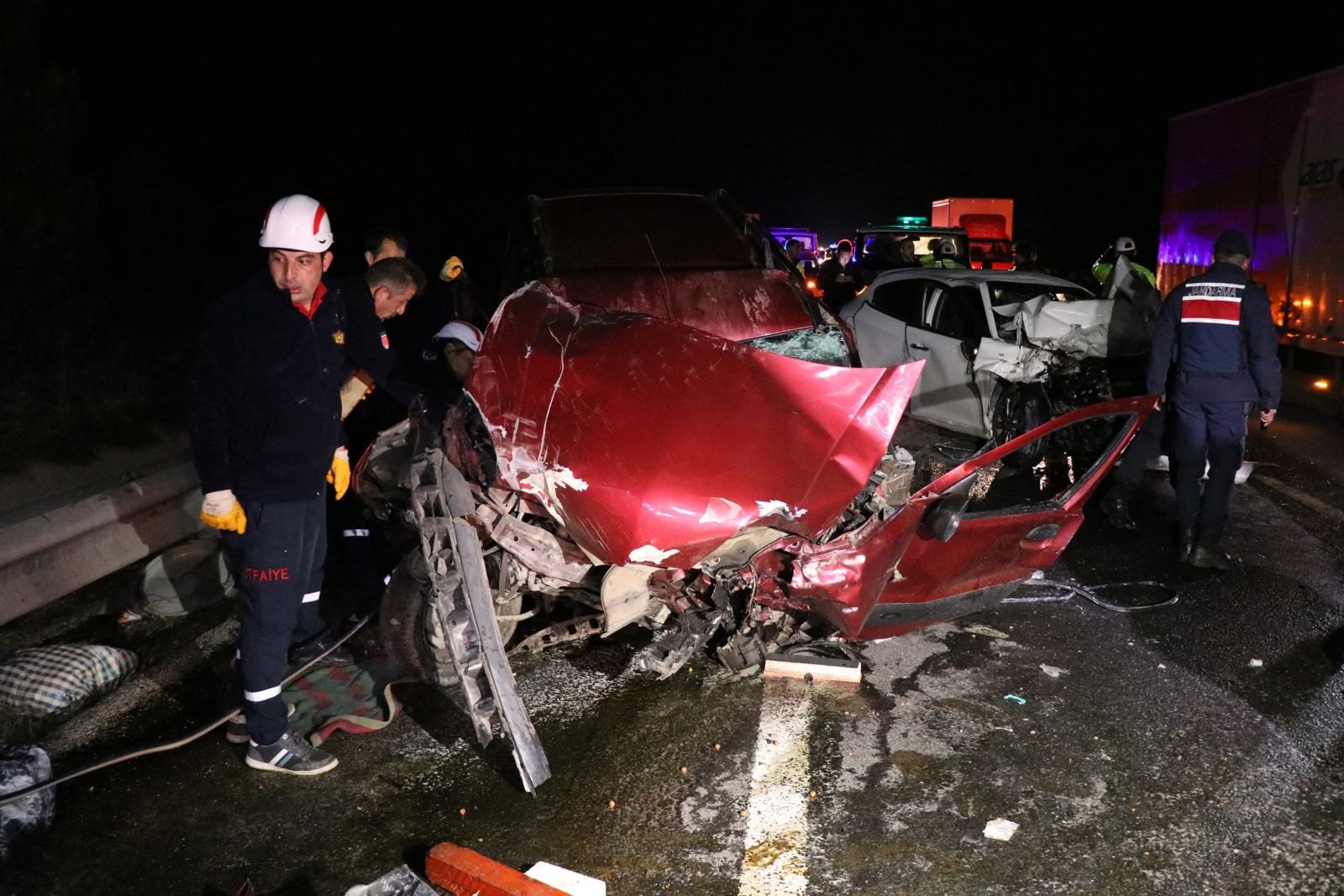 Bolu'da traktör tırla çarpıştı: 3 ölü, 2 yaralı