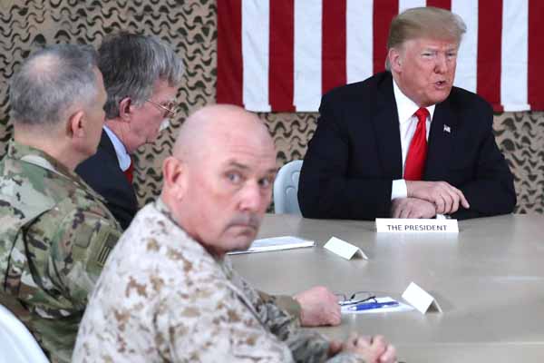 Donald Trump Irak'a gitti