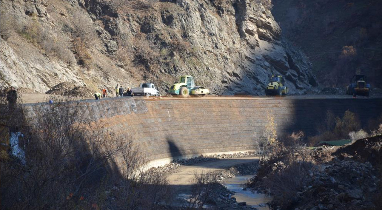 PKK’nın patlattığı yollara 13 milyonluk dev proje