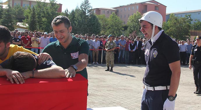 Yüreğimiz yanıyor...