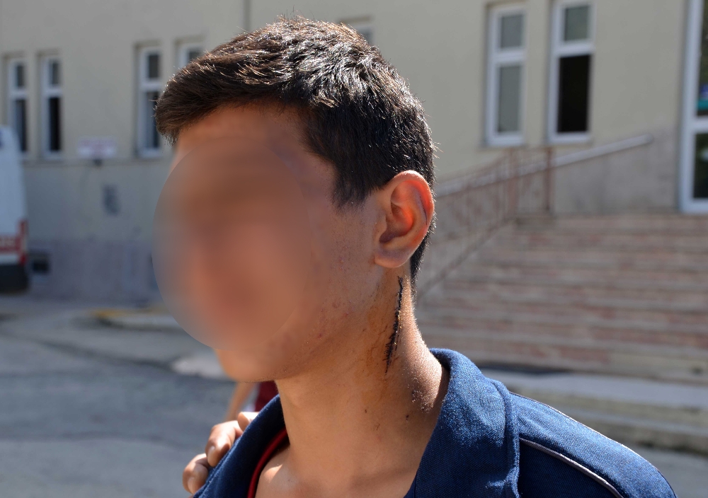 14 yaşındaki çırağını demirle dövdü