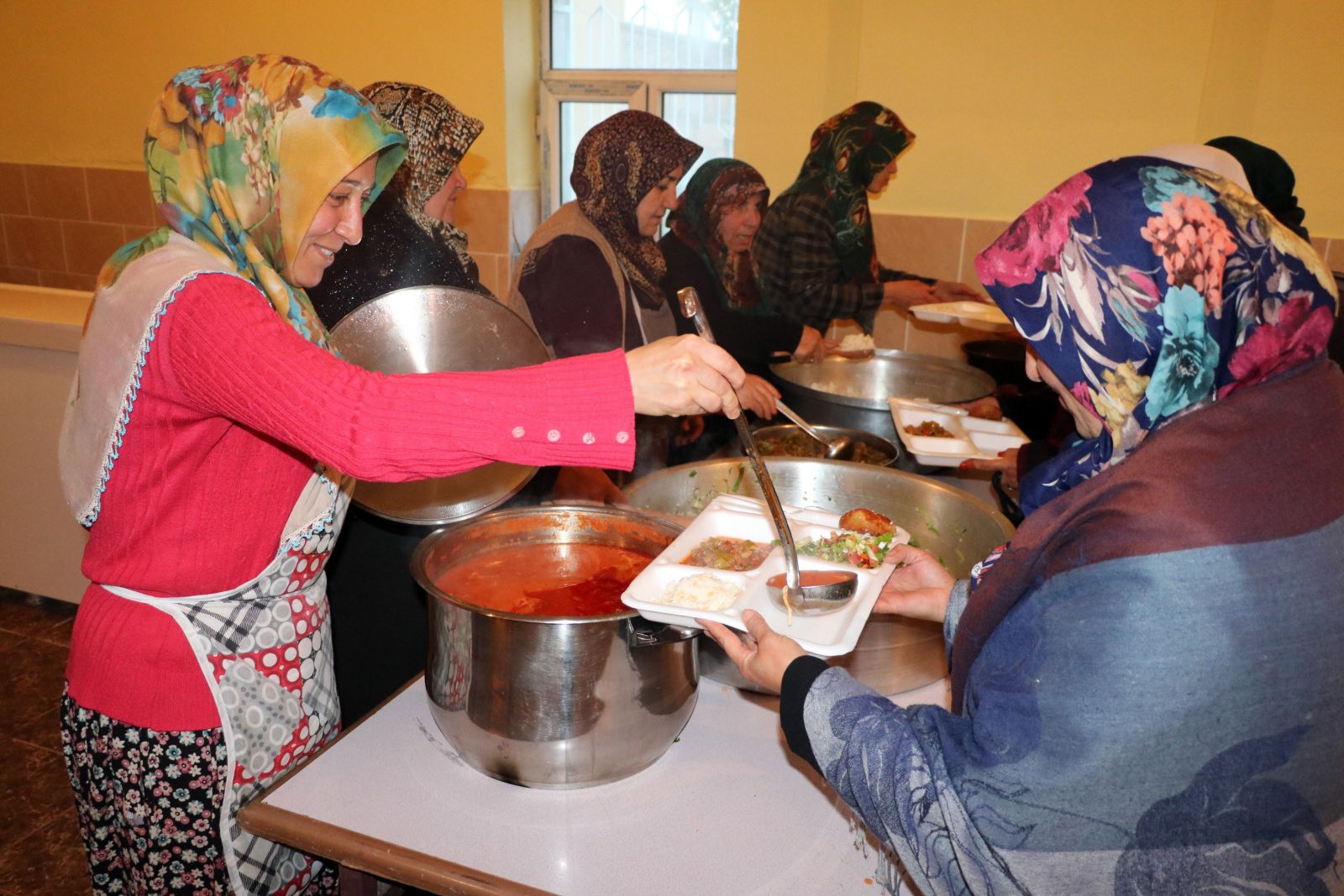Bu köyde bir tek iftar sofrası kuruluyor