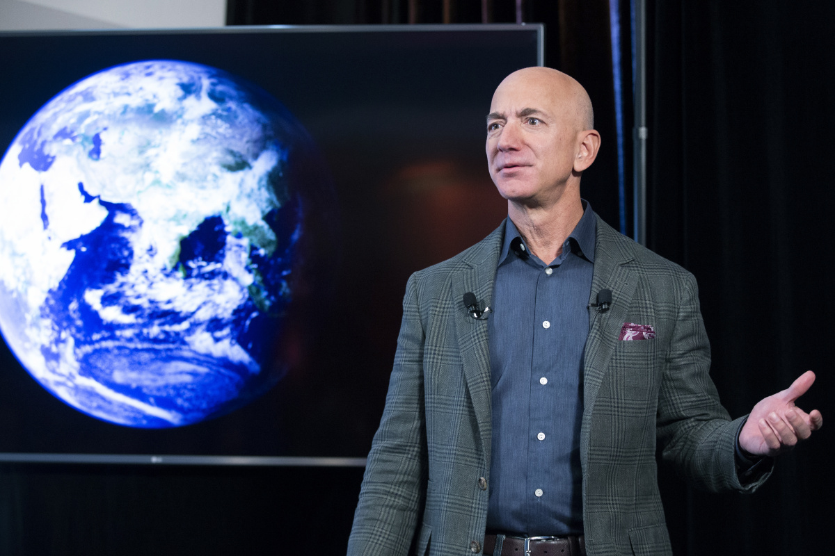 Bezos: Gelecekte insanlar uzayda doğacak, dünyayı ziyarete gelecek Bezos: Gelecekte insanlar uzayda doğacak, dünyayı ziyarete gelecek