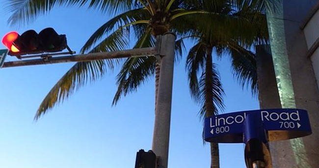 Yakışıklı Oyuncu Kim Kardashian ile komşu oldu