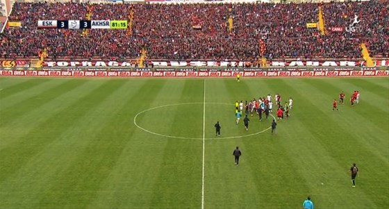 Eskişehir’de olaylı maç! 12 dakika uzatma verildi...