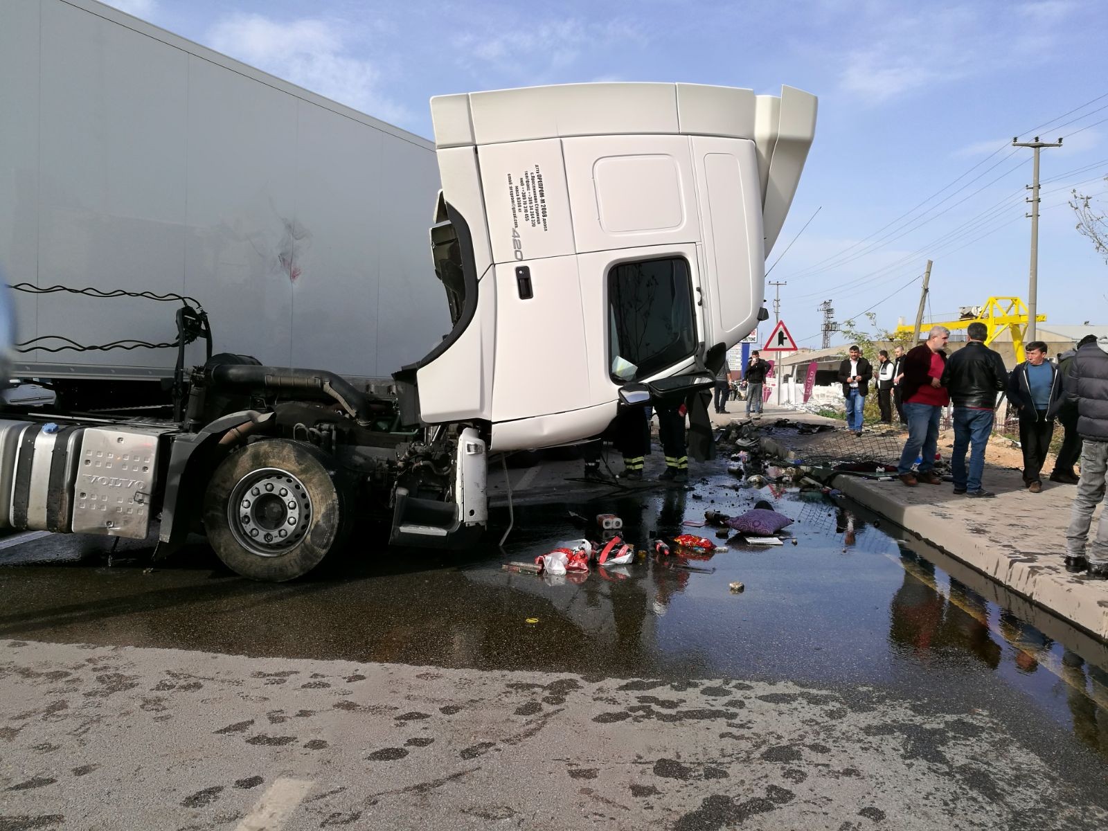 Çanakkale'de feci kaza, ölü ve yaralılar var