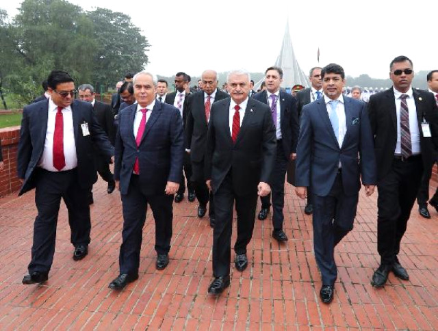 Başbakan'a Bangladeş ziyaretinde kızı da eşlik ediyor