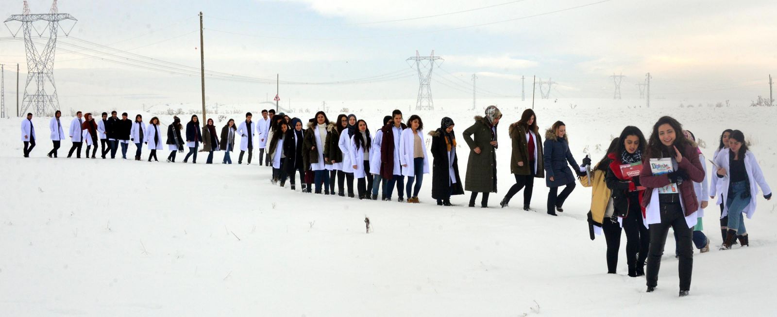 Tıp Fakültesi öğrencileri umuda yürüdü
