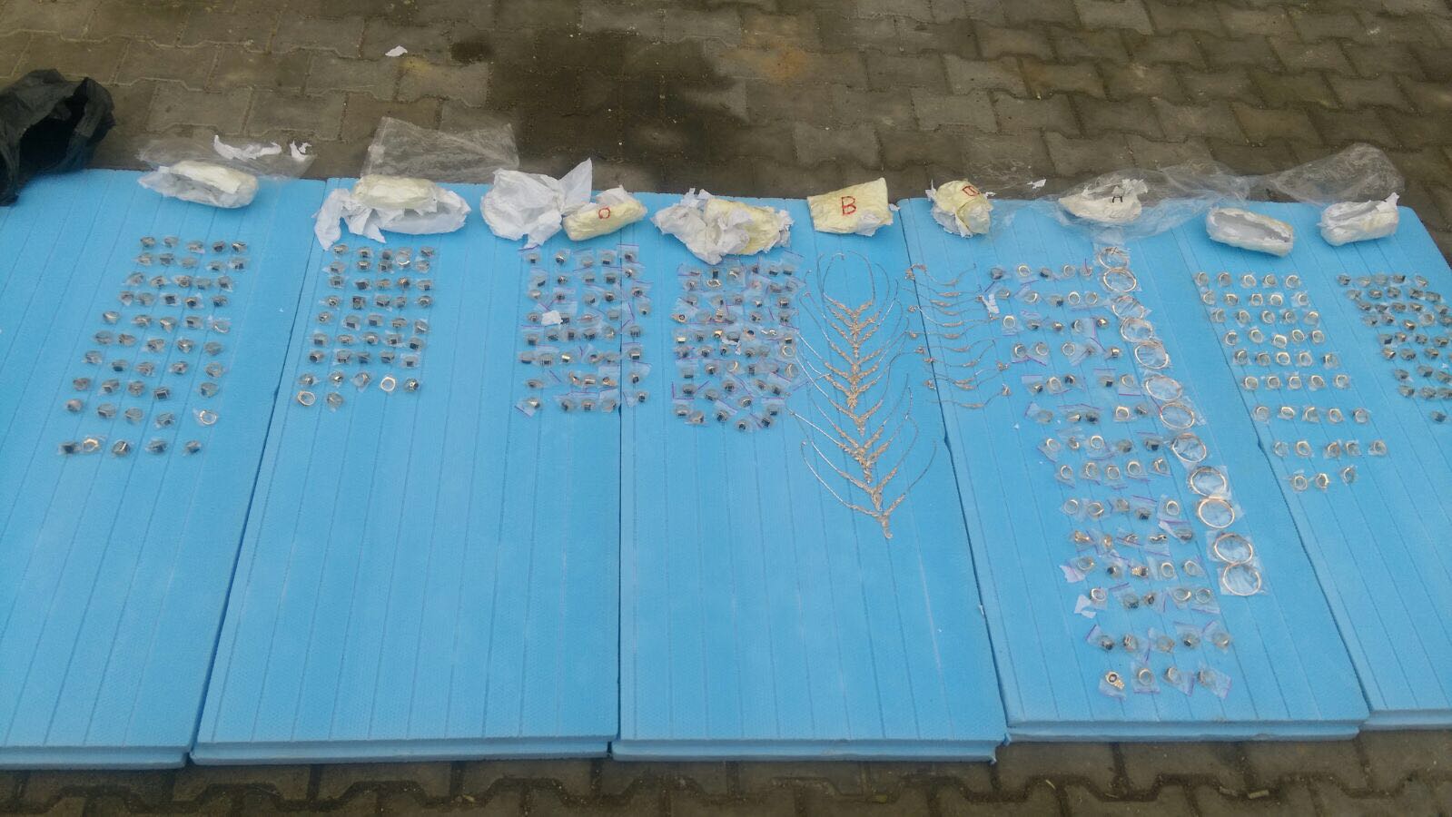 Van’da otomobilin hava yastığında 4,5 kilo altın çıktı