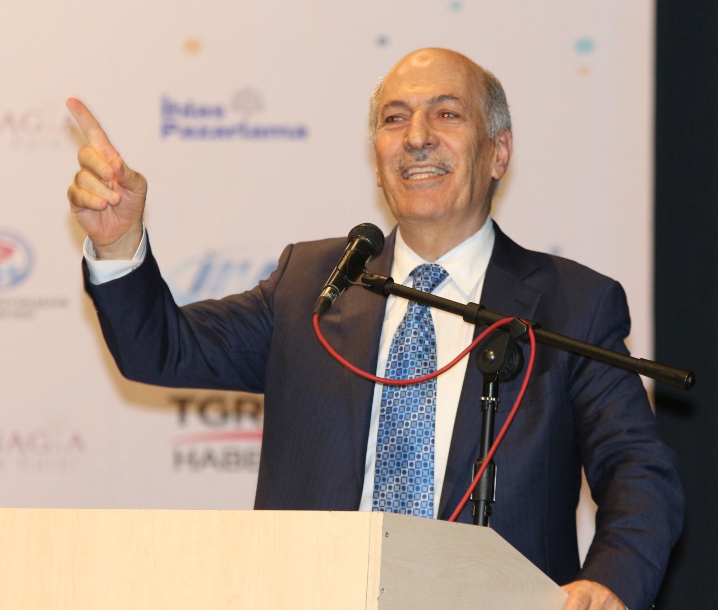 Gazetemizin yazarları Trabzon’da okuyucularıyla buluştu