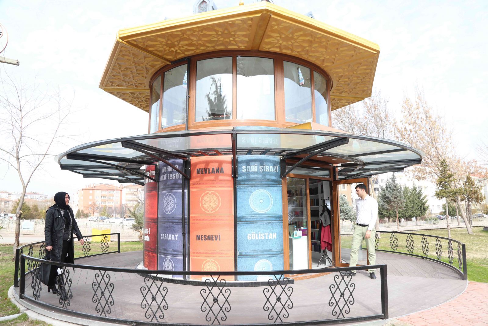 Aksaray’da kütüphane öğrencinin ayağına gitti