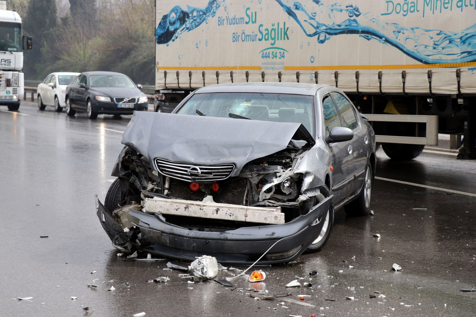 TEM'de zincirleme kaza! İstanbul yönü kilit