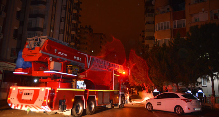 Yalnız yaşayan kadını yangından kedisi kurtardı