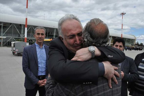 2 Türk mühendisin cenazeleri Türkiye'ye getirildi