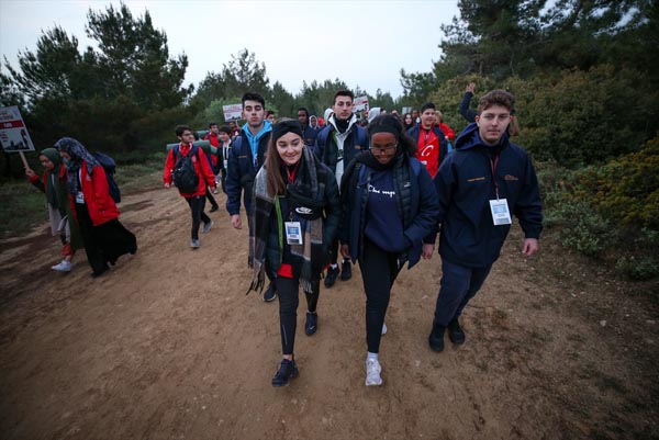 Sabah namazıyla başladı! Gençler atalarının izinde