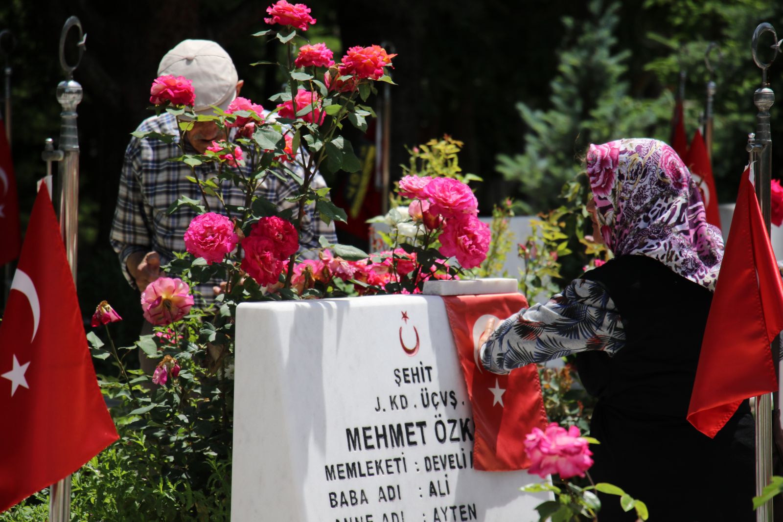 Şehitlikte bugün hüzün hakimdi...