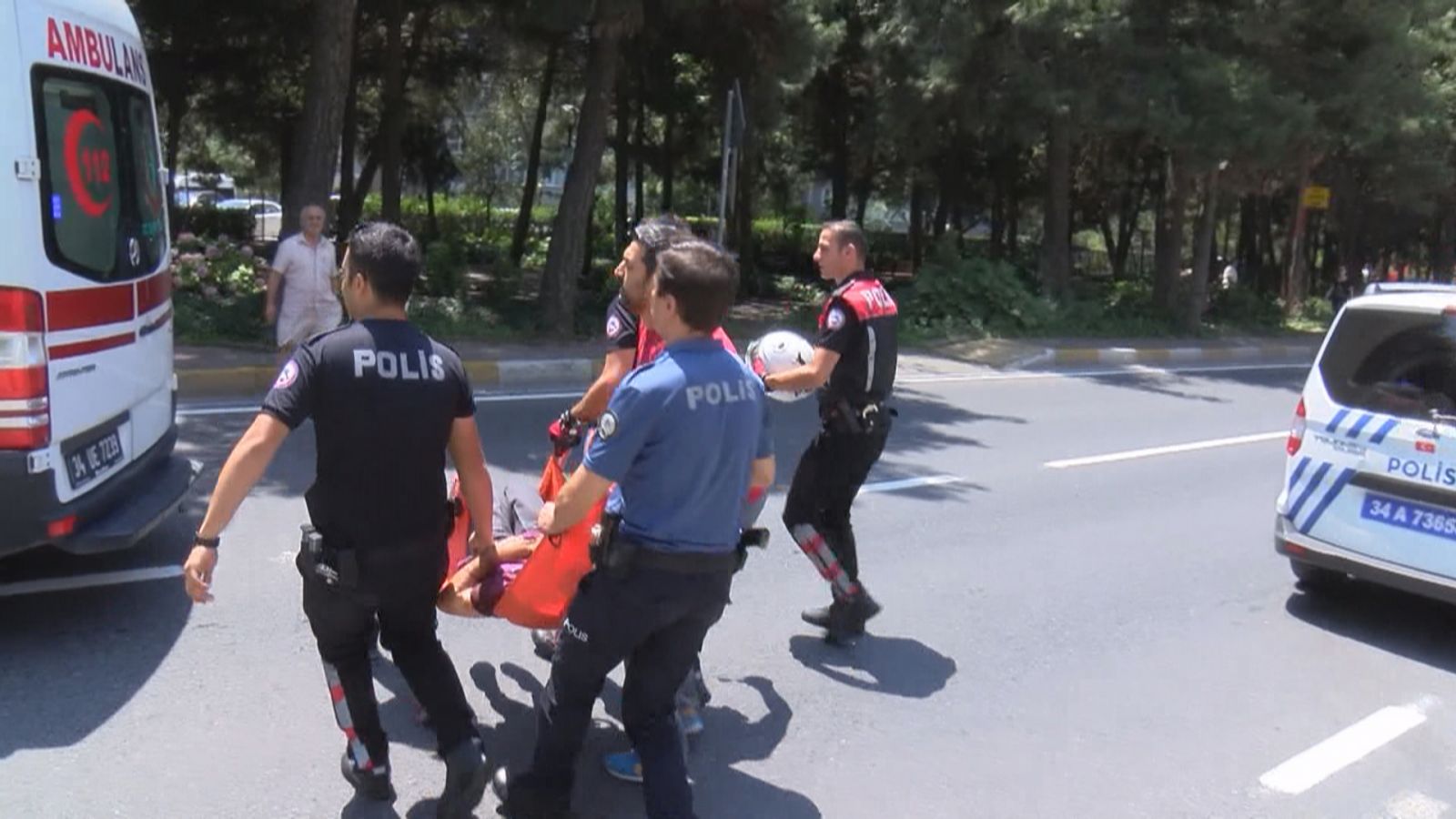 Beylikdüzü'nde aile faciası: 2 ölü, 1 yaralı
