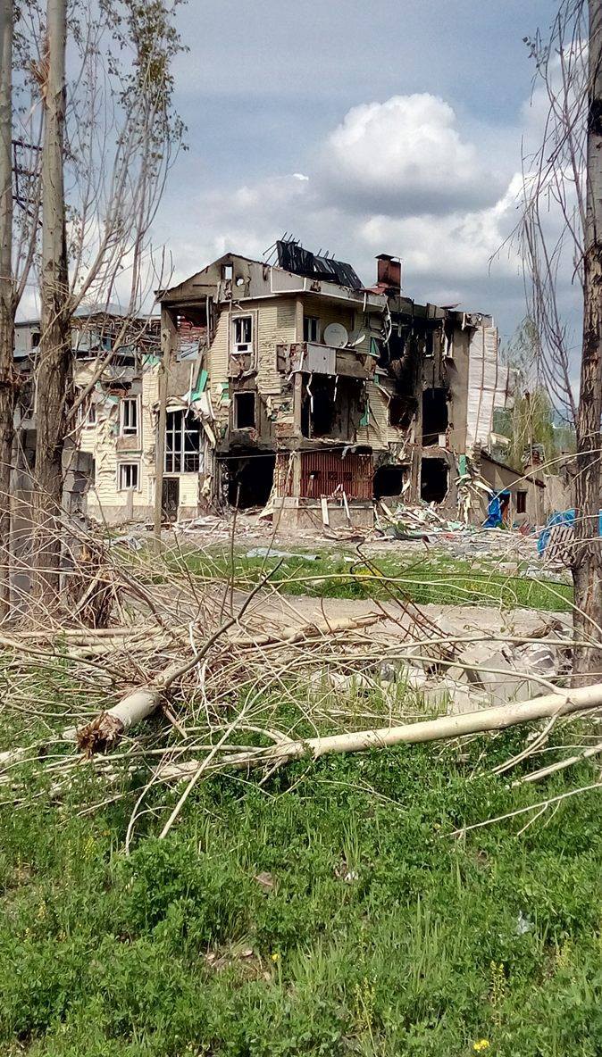 Teröristler Yüksekova'yı harabeye çevirmiş