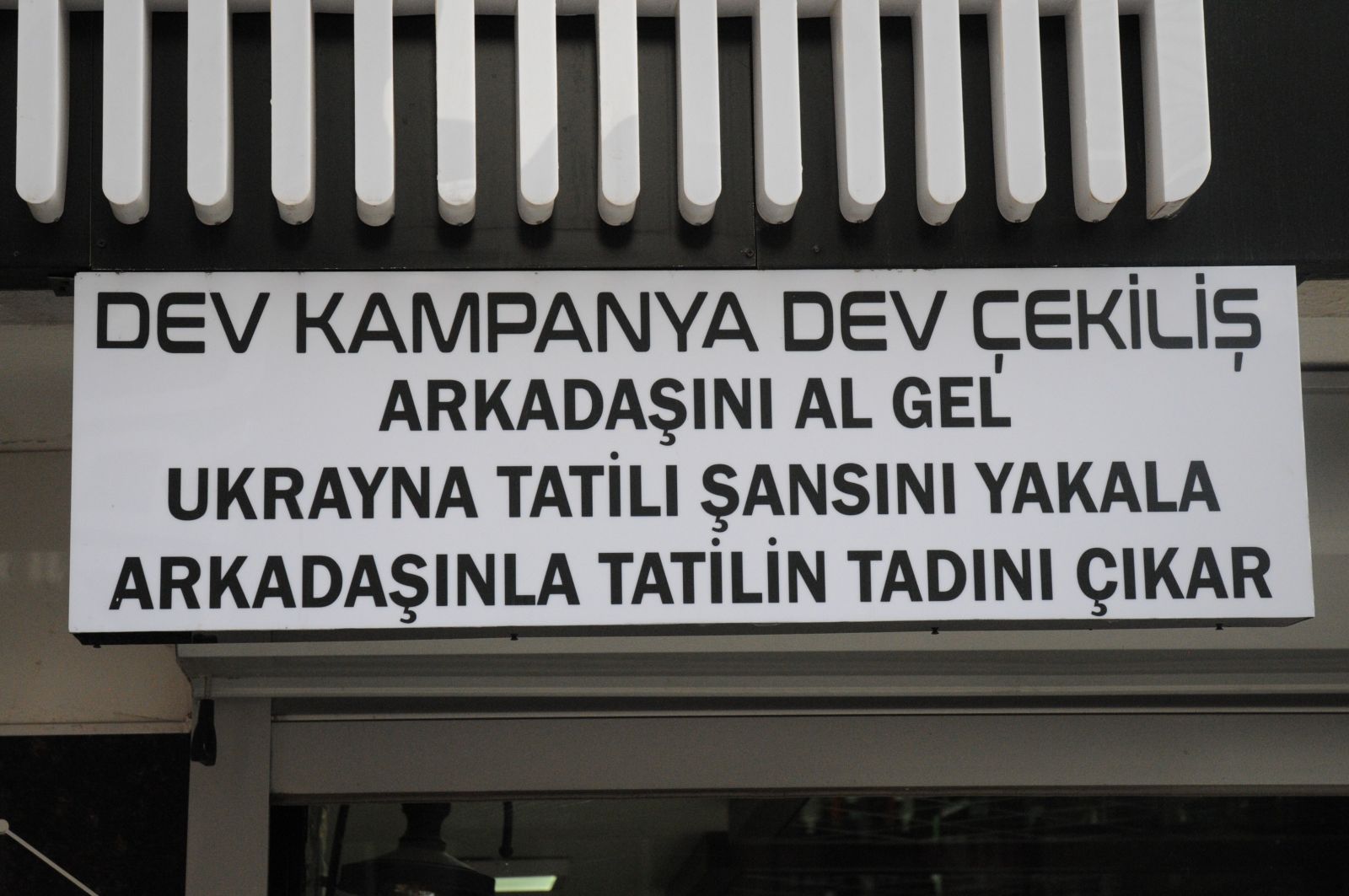 İlginç kampanya! Saç kestirene Ukrayna tatili!