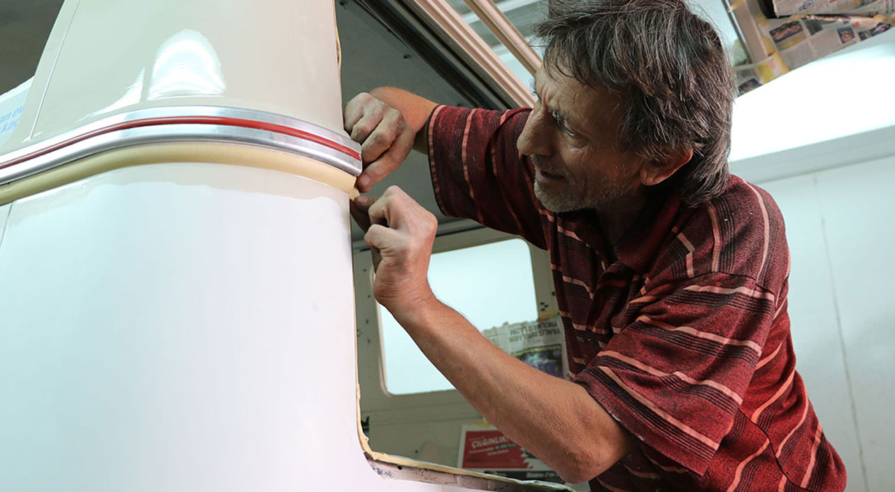 Hurda minibüs tamir edilmesi için Almanya'dan Zonguldak'a getirildi