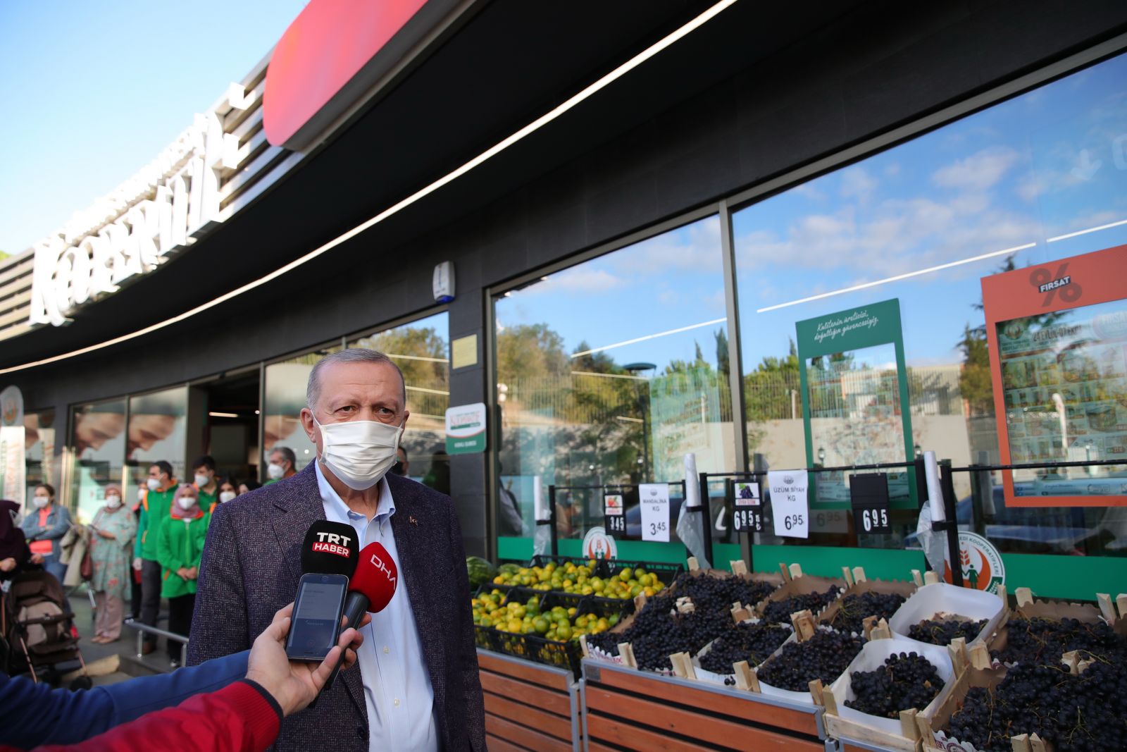 Erdoğan alışverişte açıkladı: Devletten bin market