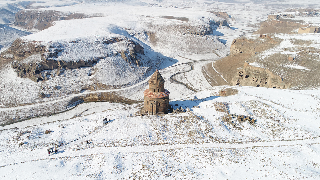 'Medeniyetler beşiği' Ani kar yağışıyla ayrı güzelliğe büründü
