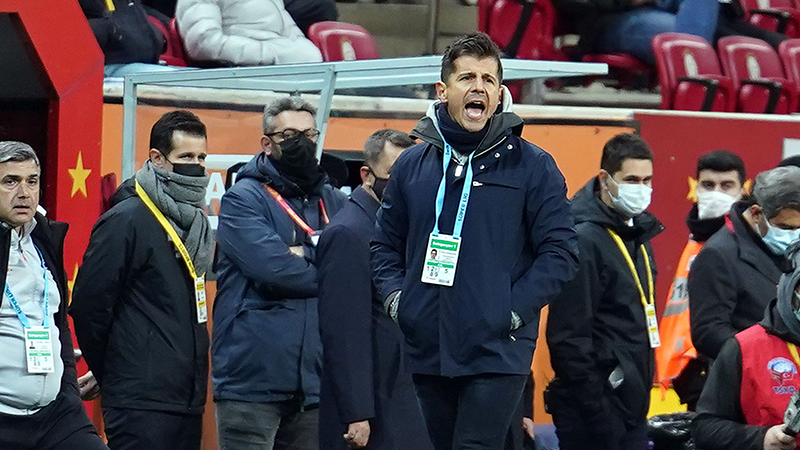 Rıdvan Dilmen Emre Belözoğlu’nu öve öve bitiremedi!