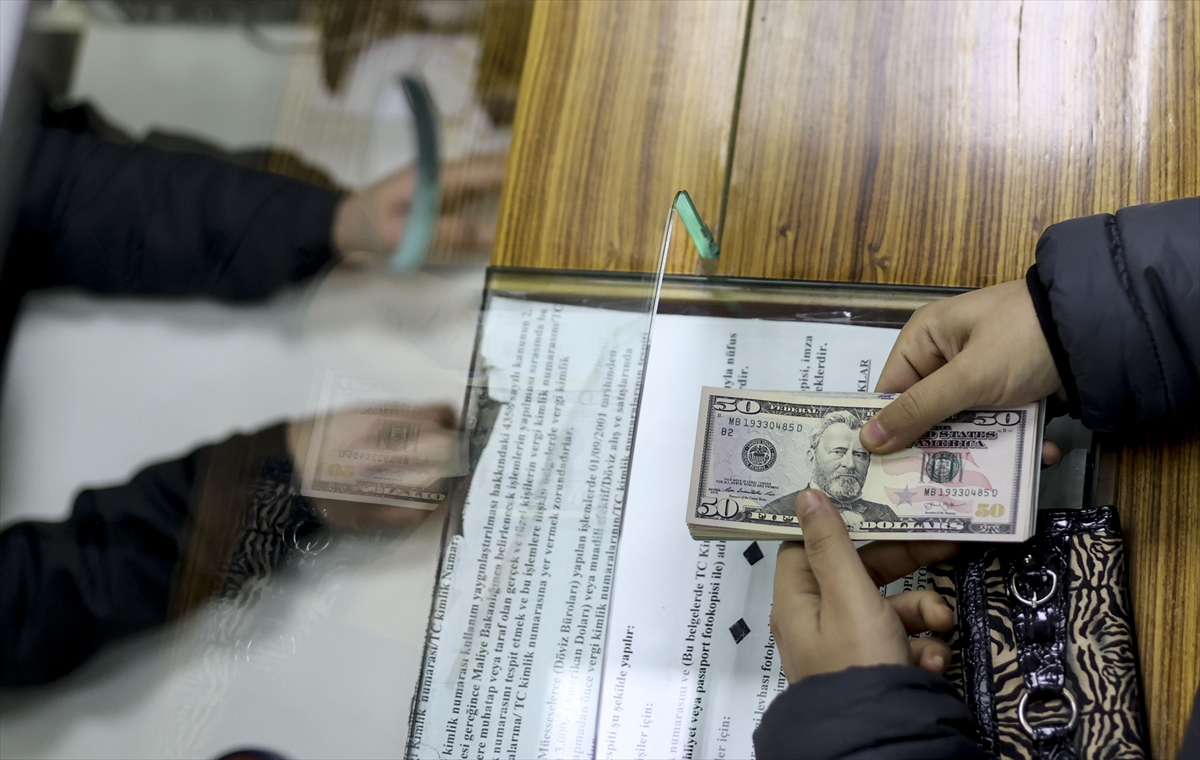 Döviz bürolarında hareketlilik