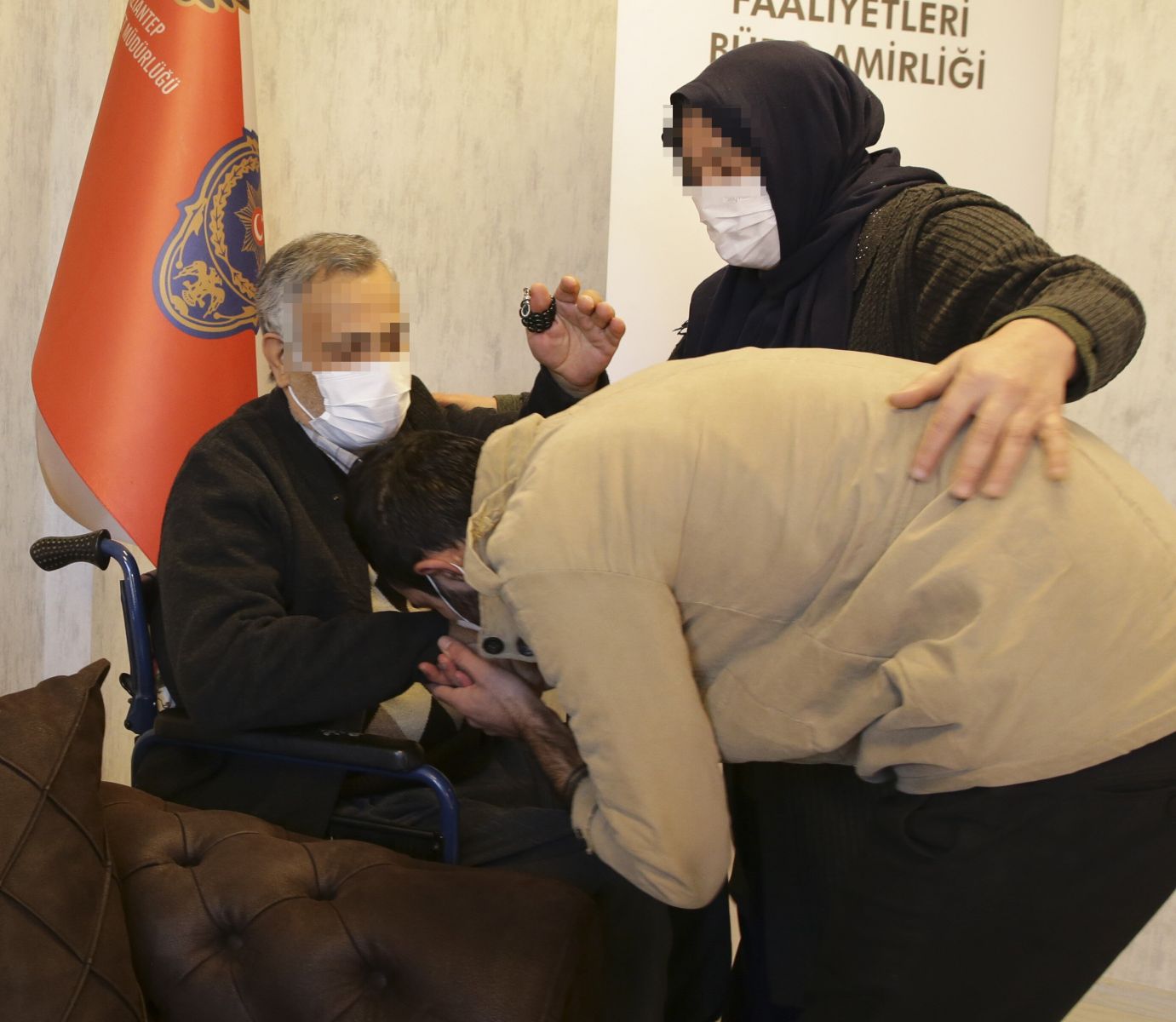 Polisin ikna çalışması sonucu teslim olan terörist ailesine kavuştu: Orası bir yalan dünyası