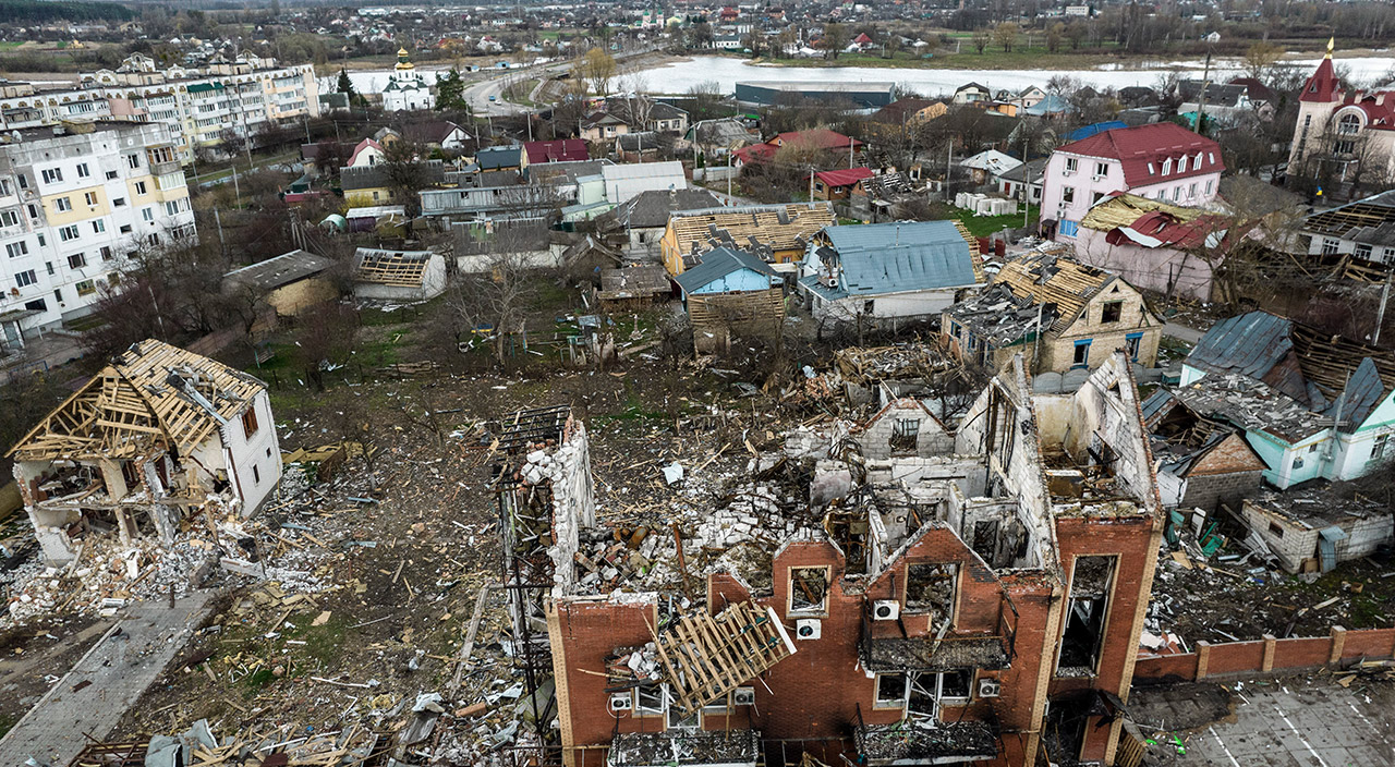 Makariv'den çekilen Rus ordusu geriye enkaz bıraktı