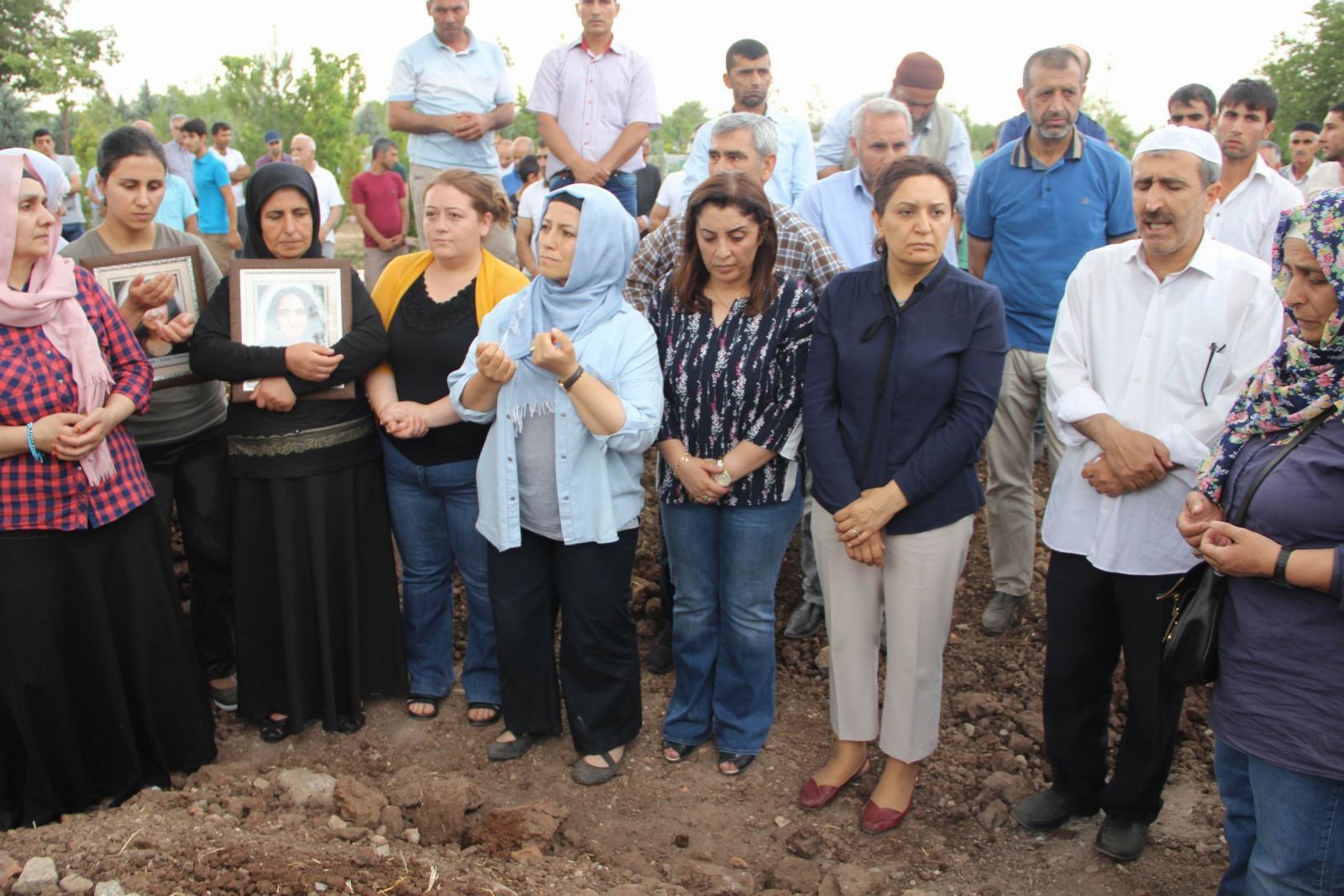 Vezneciler bombacısının cesedini bakın kimler taşıdı!