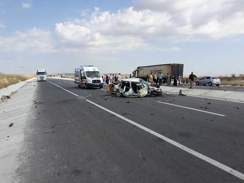 Afyonkarahisar’daki kazada 5 kişi hayatını kaybetti