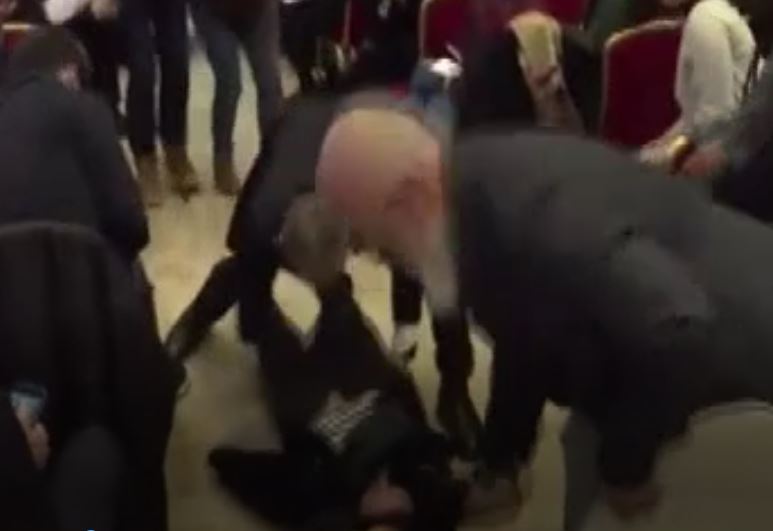 Paris'teki Sorbonne Üniversitesi'nde 