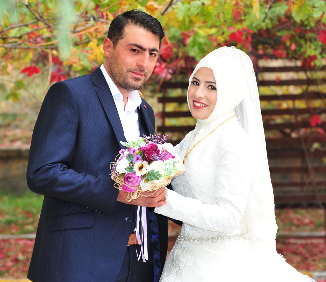 Gelin arabası takla attı, 4 kişi yaralandı