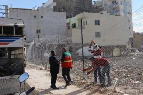 Nusaybin'de tel örgü geri çekildi, çatışma izleri ortaya çıktı