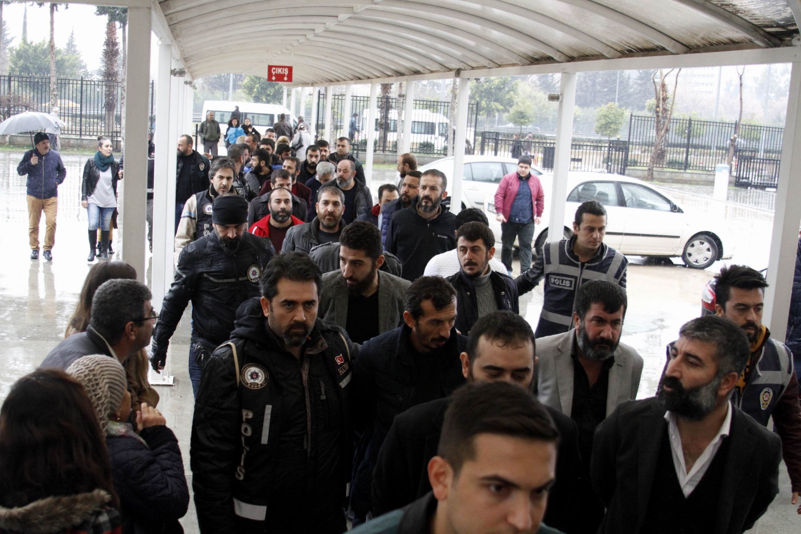 Pervaneler'e operasyon! Çok sayıda gözaltı var