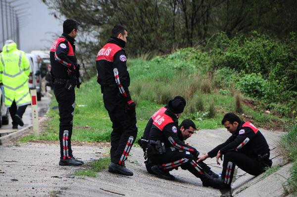 Telsizden babasının ölüm haberini duyan polis gözyaşlarına boğuldu